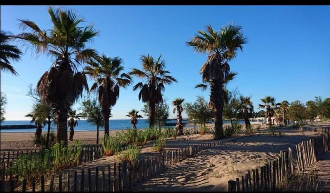 Vacances Familiales Dans Camping Avec Piscine Fréjus Exteriör bild