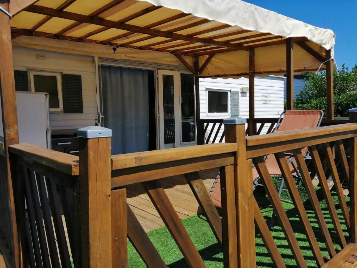 Vacances Familiales Dans Camping Avec Piscine Fréjus Exteriör bild