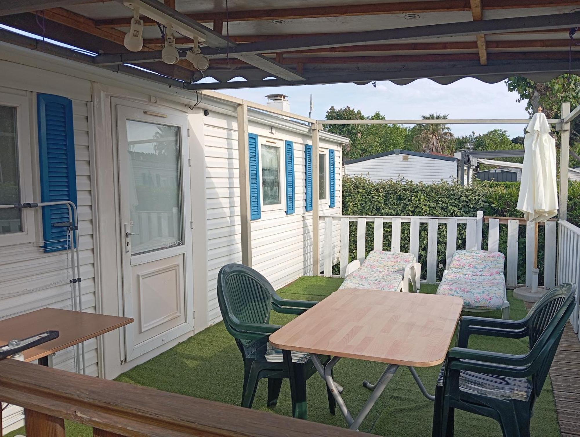 Vacances Familiales Dans Camping Avec Piscine Fréjus Rum bild