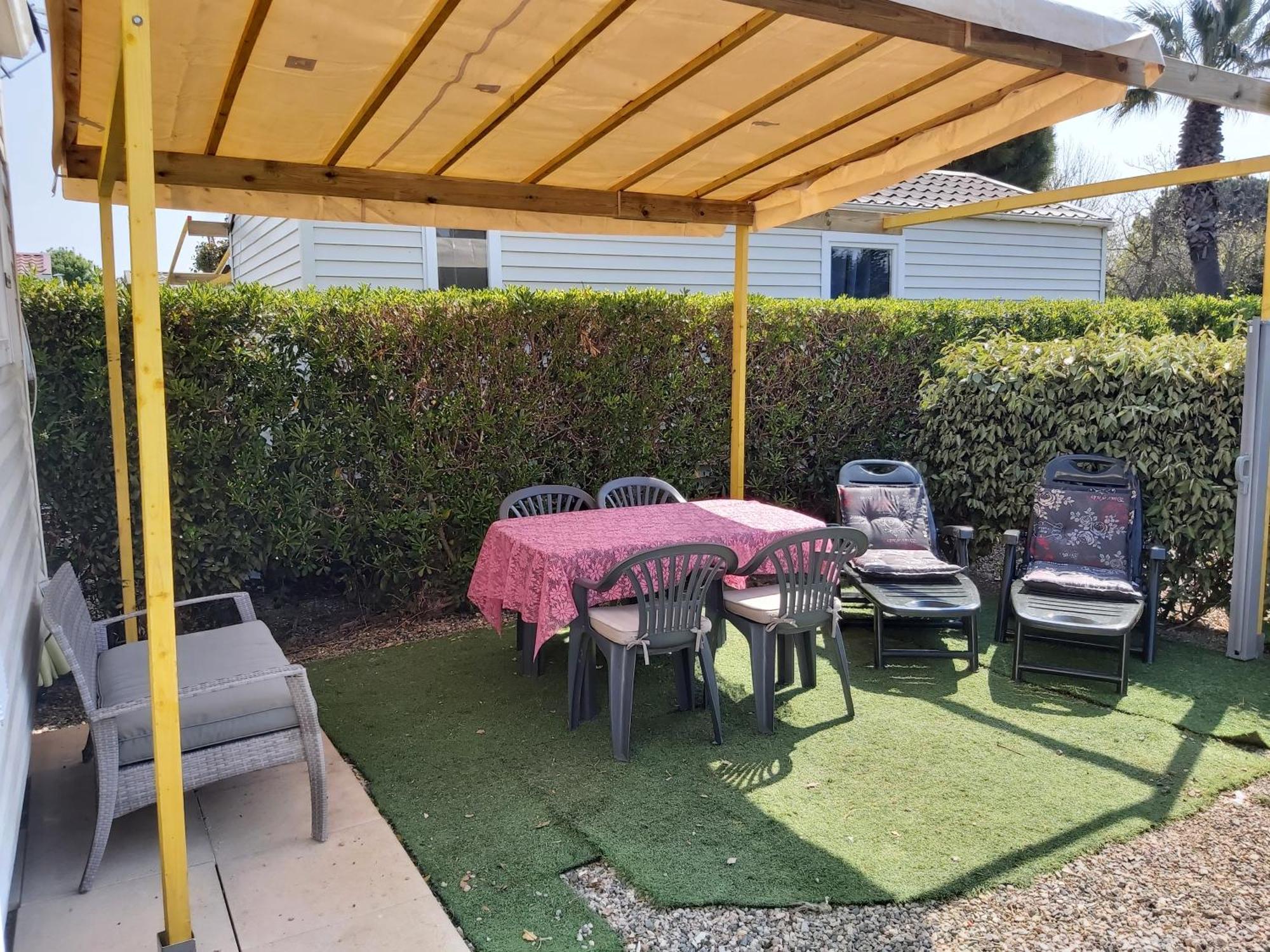 Vacances Familiales Dans Camping Avec Piscine Fréjus Rum bild